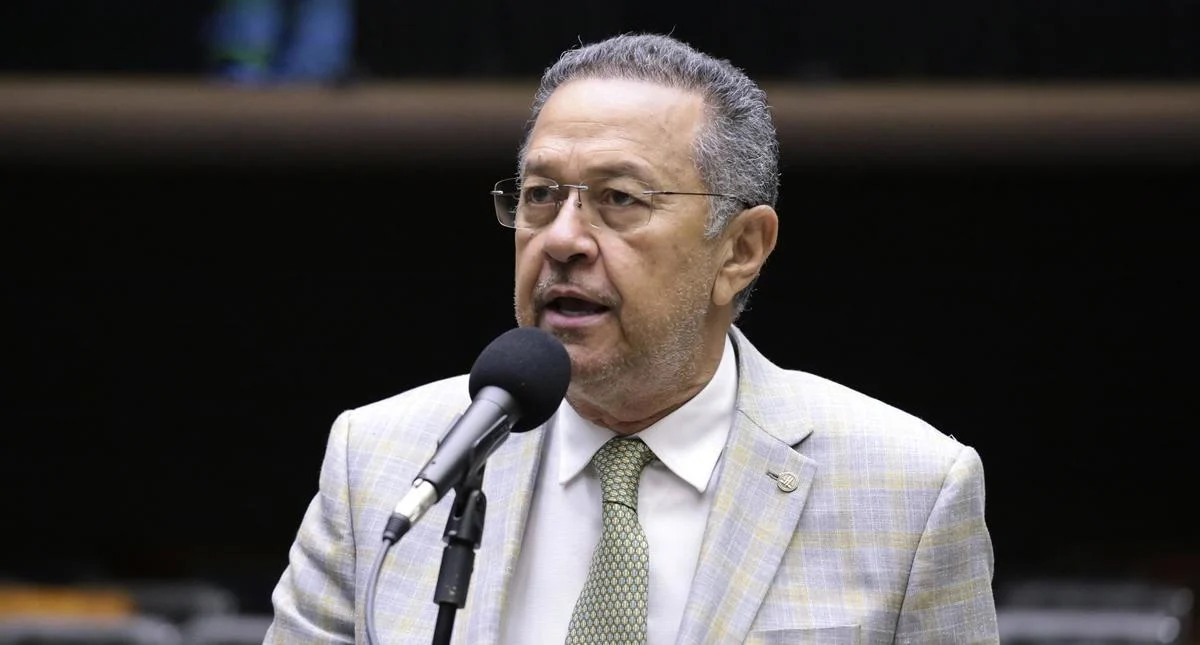 Licença de Silas Câmara leva João Carlos à Câmara dos Deputados