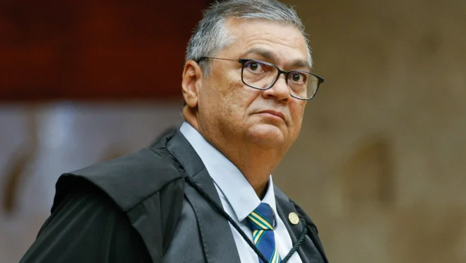 Ministro Flávio Dino determina que União adote medidas contra facções na Amazônia
