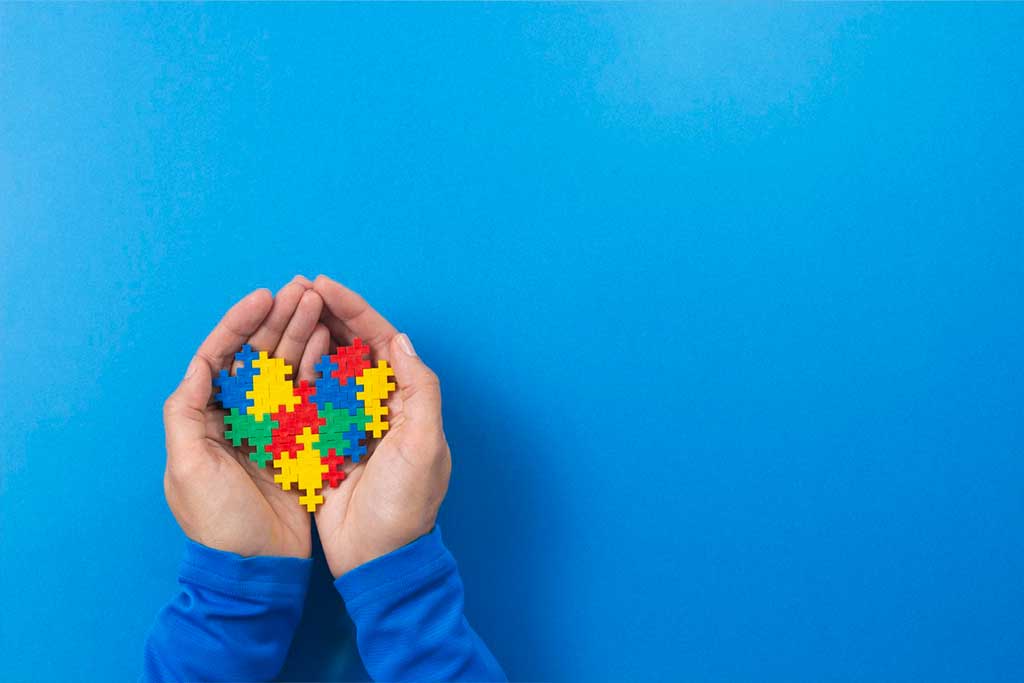 Abril Azul: jiu-jitsu ajuda amazonense de 7 anos, autista e não verbal, a desenvolver a fala