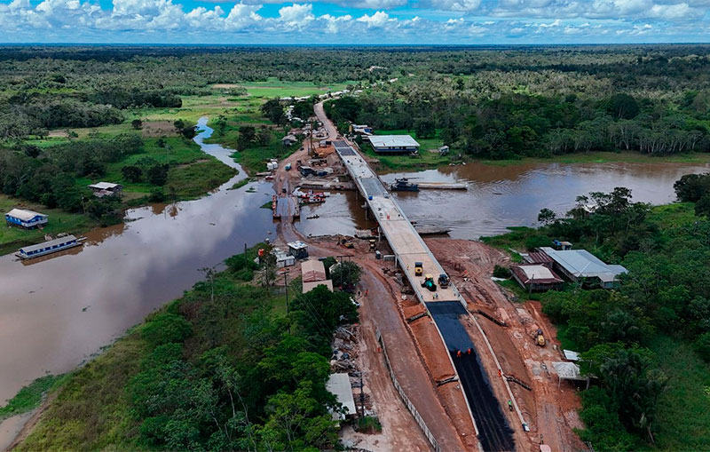 Liberação é antecipada para este sábado (25) e ponte do rio Autaz Mirim, na BR-319, já está livre para tráfego
