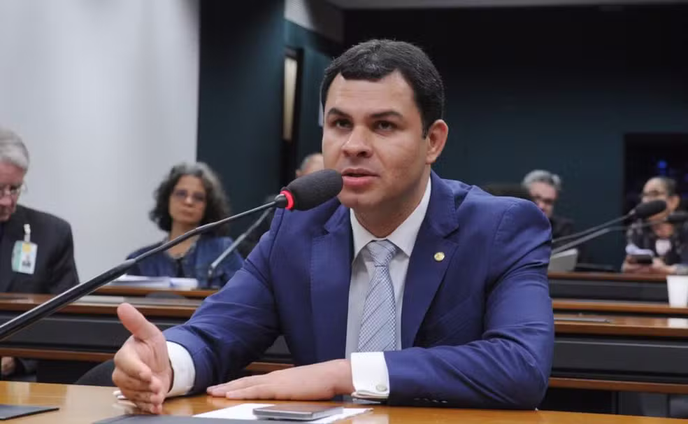 Saullo Vianna defende fim da escala 6x1 com transição gradual: “Não pode ser instantânea”