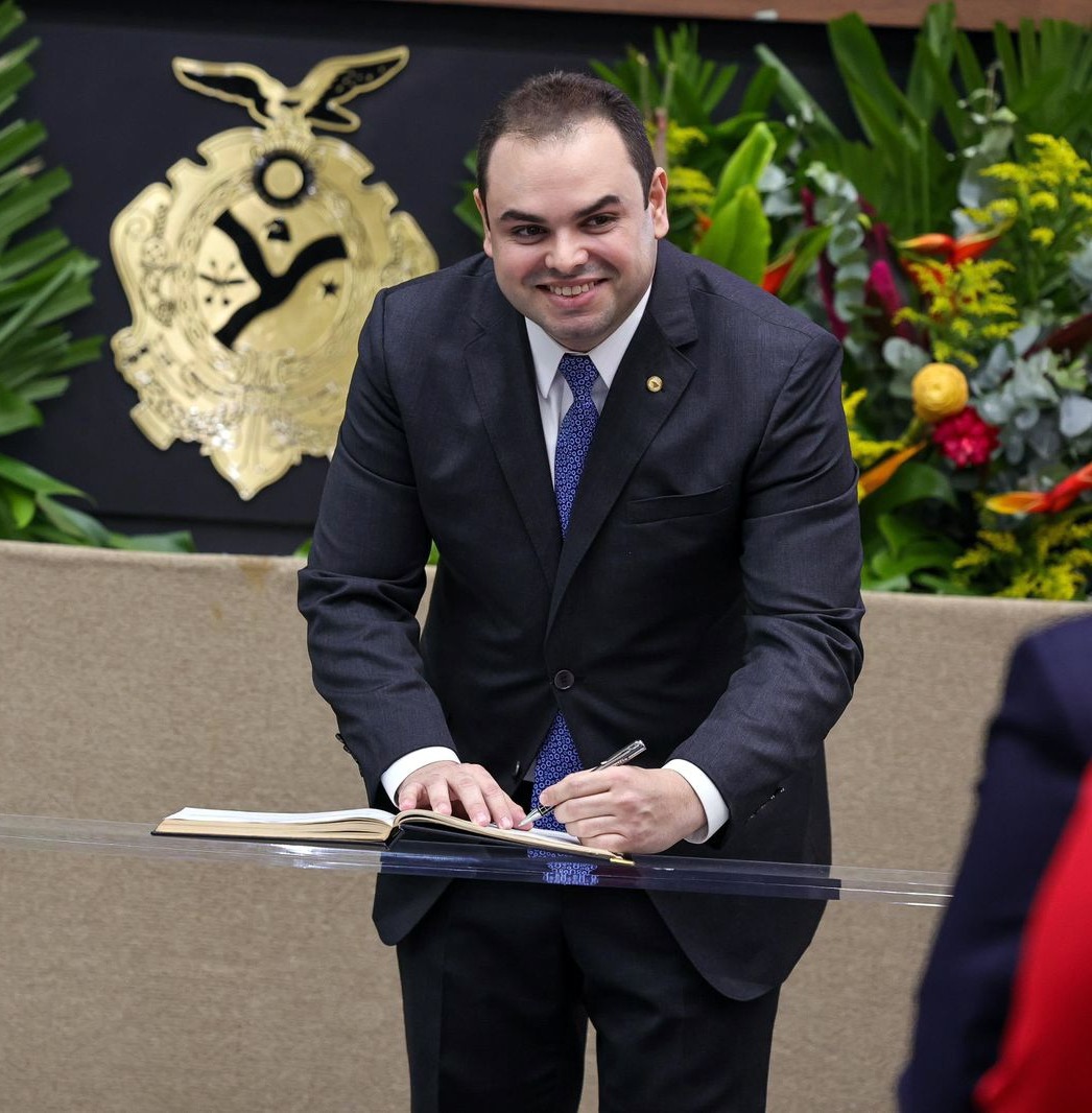 Roberto Cidade é eleito governador do Amazonas em eleição indireta realizada na Aleam