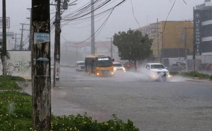 Manaus e mais 54 cidades do AM estão em alerta de chuvas com risco de alagamentos