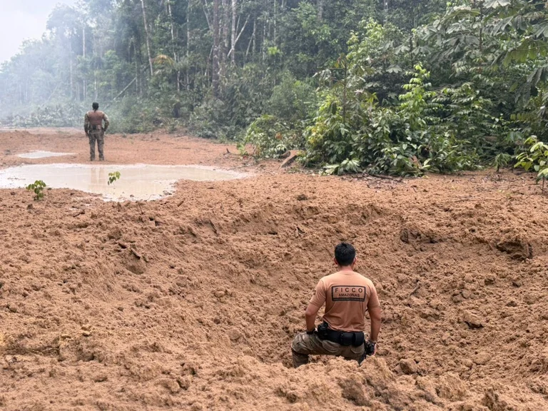 Três pistas clandestinas usadas pelo tráfico de drogas são destruídas no AM