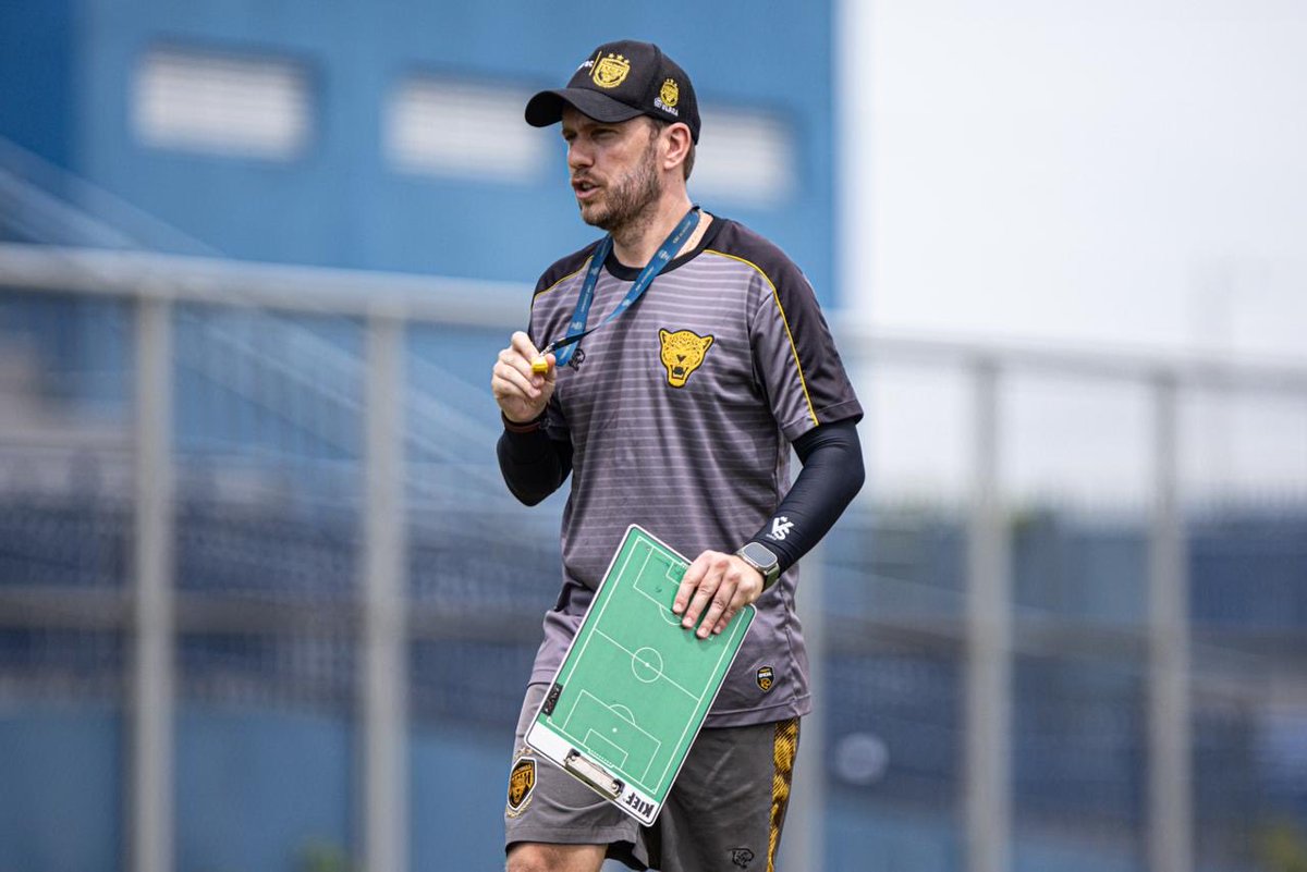 Amazonas mantém diálogo por novo técnico para sequência da Série C do Brasileiro