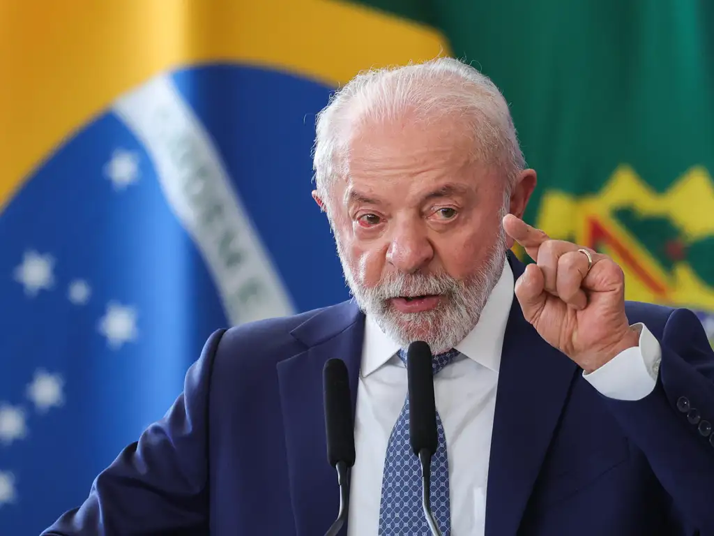 Lula chega, PT arruma a casa: Omar ao governo e Marcelo ao Senado