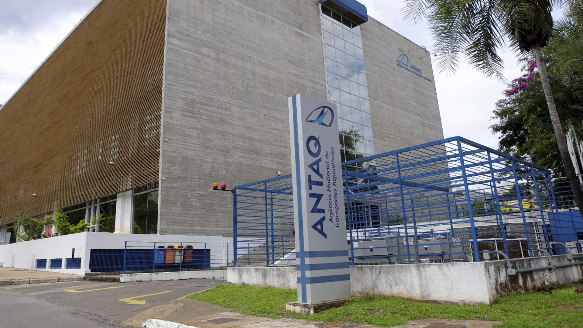 Antaq vê irregularidades em travessias na BR-230 nas áreas de três municípios do AM