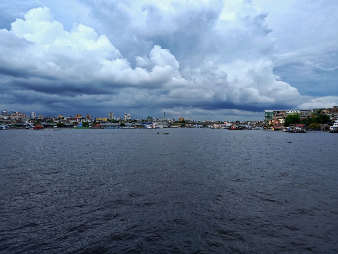 Rio Negro ultrapassa cota de inundação em Manaus e deve continuar a subir
