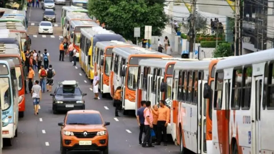 Sem acordo com empresas, rodoviários aprovam greve nos ônibus para esta sexta-feira (22)