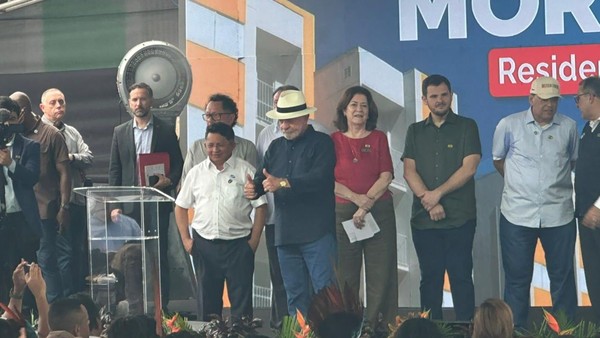 BR-319 será modelo de qualidade e preservação ambiental para o mundo, diz Lula em Manaus