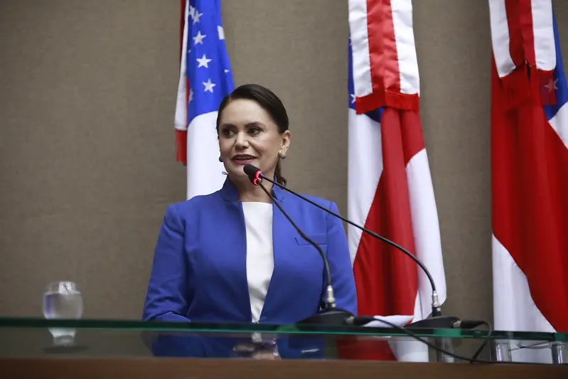 Professora Jacqueline abre mão de vaga na Aleam e permanece na CMM