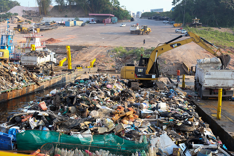 Ação nas zonas norte e leste de Manaus recolhe 50 toneladas de lixo em locais inadequados