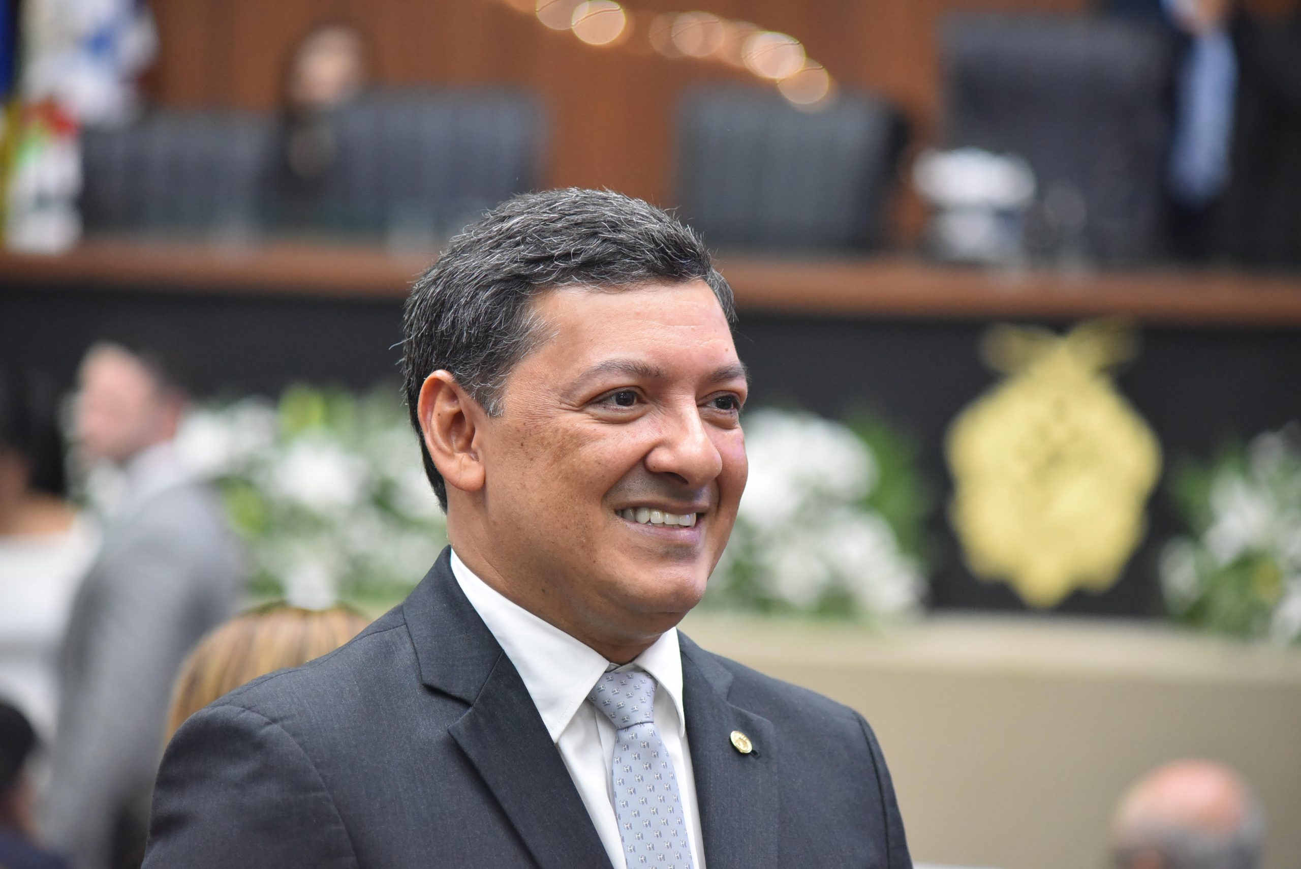 Deputado Felipe Souza segue como líder do Governo na Aleam