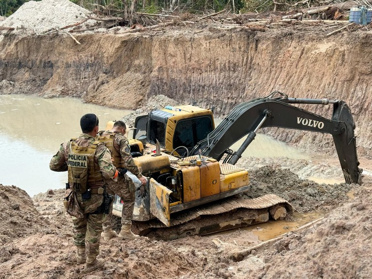 Policial Federal é alvo de operação contra garimpo ilegal na Amazônia