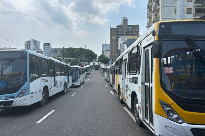 Rodoviários alegam atraso salarial e anunciam greve no transporte coletivo para tarde desta terça-feira (23)