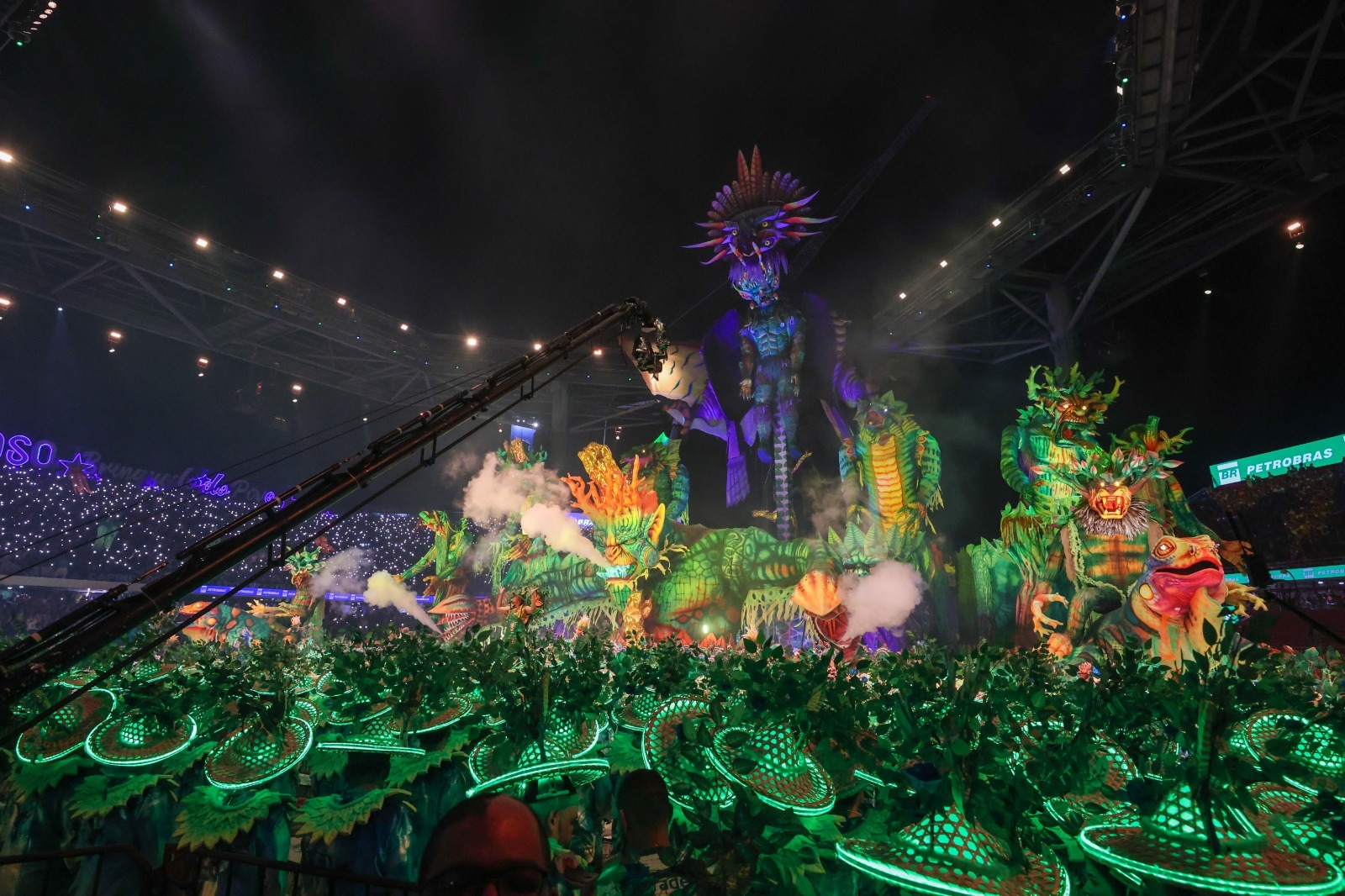 Caprichoso leva à Arena valorização da Amazônia, dos povos originários e encanta com lenda do Curupira