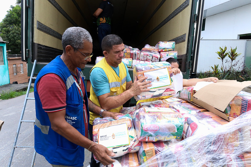 Caminhões com ajuda humanitária de Manaus para Venezuela partem nesta terça-feira (30)