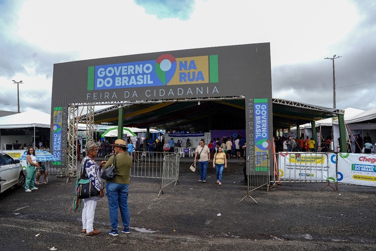 Mais de mil vagas de emprego e serviços do governo federal serão oferecidos em Manaus nesta sexta-feira (3)