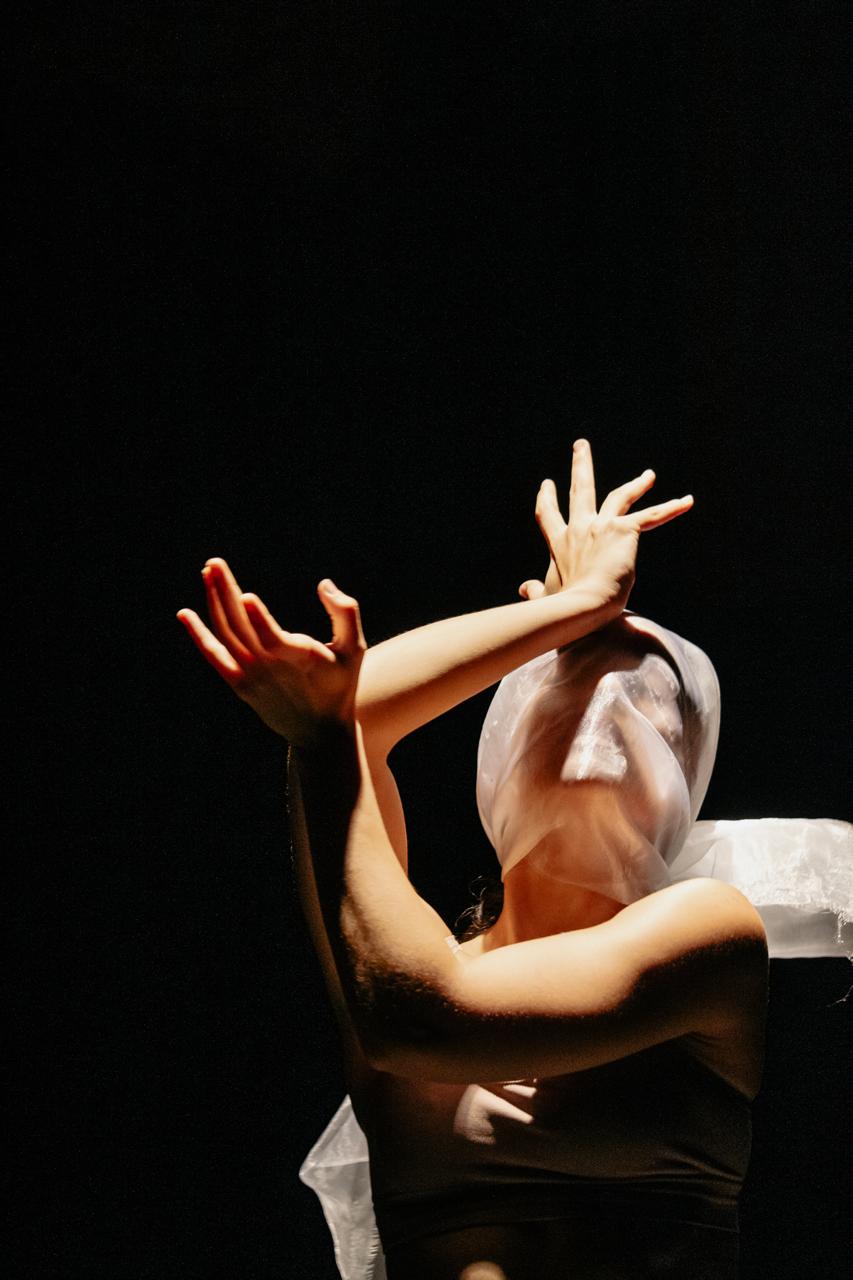Circo Caboclo leva arte circense contemporânea e dança ao Teatro da Instalação com o espetáculo “Tez”