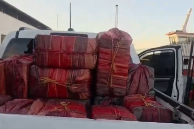 Mais de 700 kg de maconha são apreendidos perto da comunidade do Tupé, no rio negro