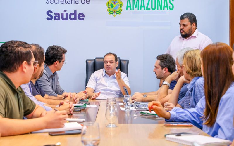 Governador anuncia pagamento de débitos com profissionais da Saúde