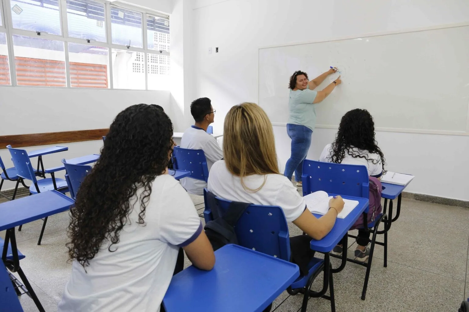 Trinta e oito escolas do AM superam média nacional do Ideb no Ensino Médio