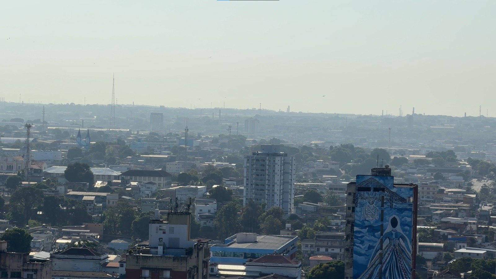 Manaus amanhece coberta por fumaça e registra qualidade do ar "ruim" nesta quinta-feira (20)