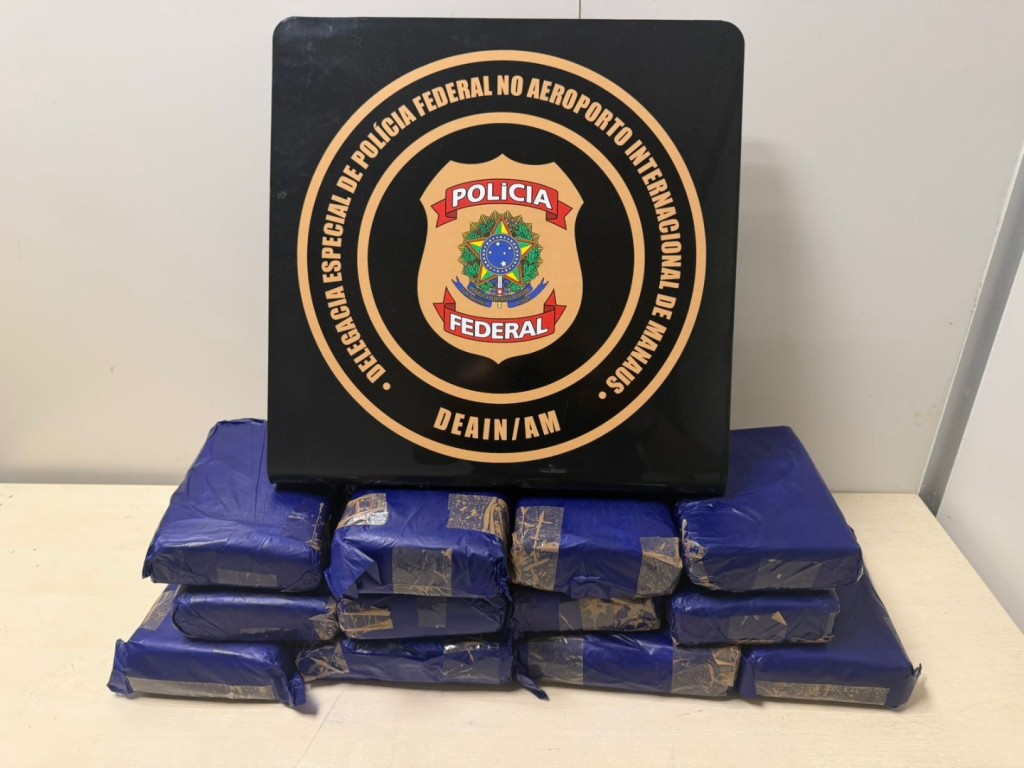 Mulher é presa com 12 kg de maconha no aeroporto de Manaus