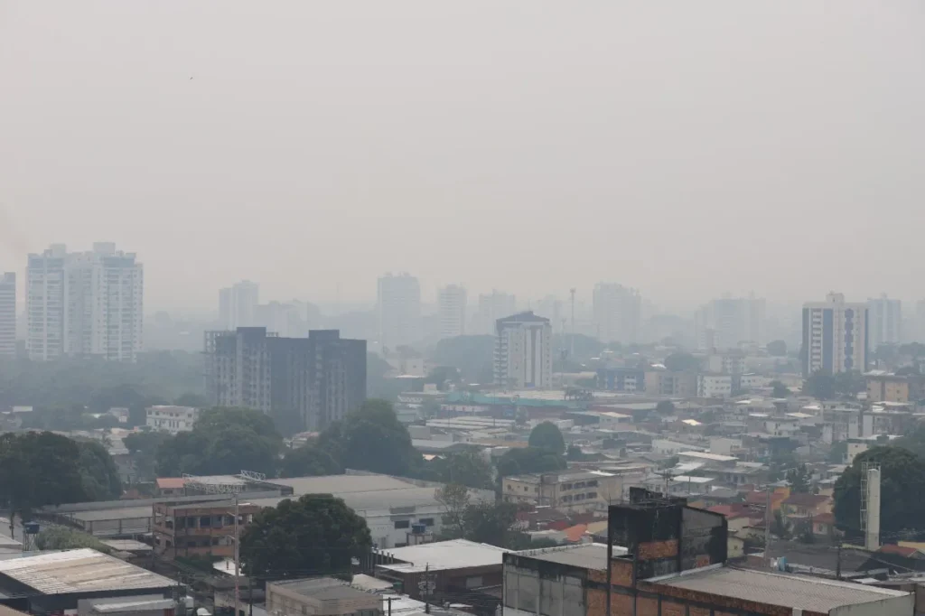 Manaus e outras 14 cidades do AM têm qualidade do ar insalubre nesta terça-feira (13)