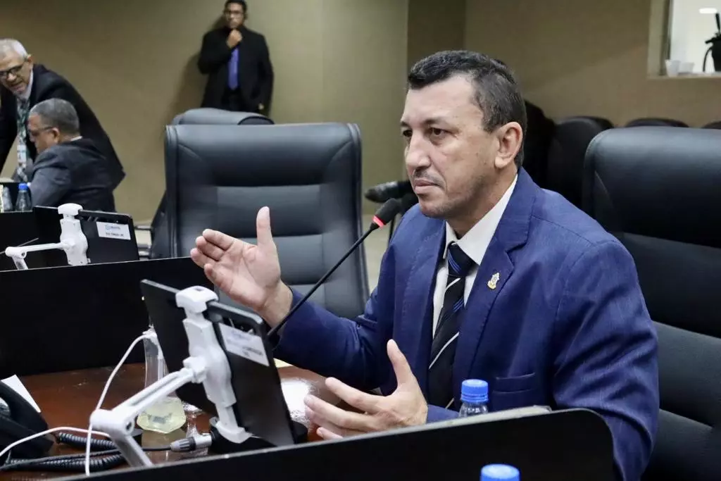 Substituto de Zé Ricardo na CMM, Sassá fala em apoio "com ressalvas" ao prefeito
