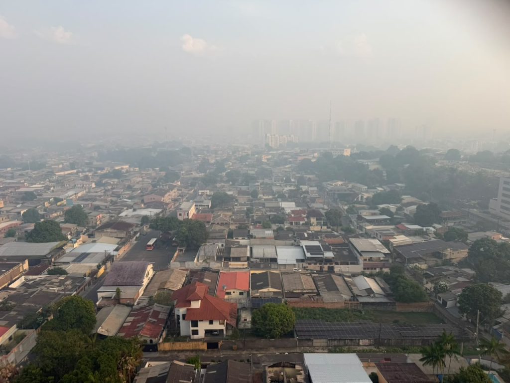 Mesmo com chuva, qualidade do ar em Manaus segue em níveis prejudiciais à saúde