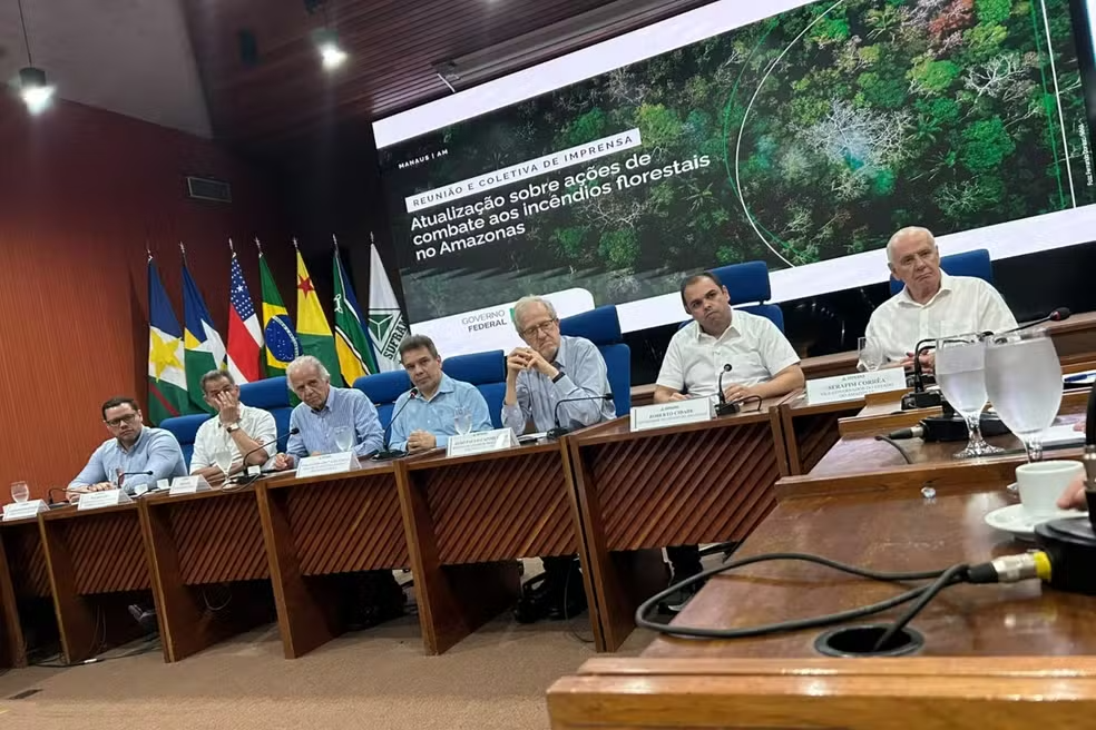 Ministro descarta intervenção federal e GLO ao anunciar reforço para combate às queimadas