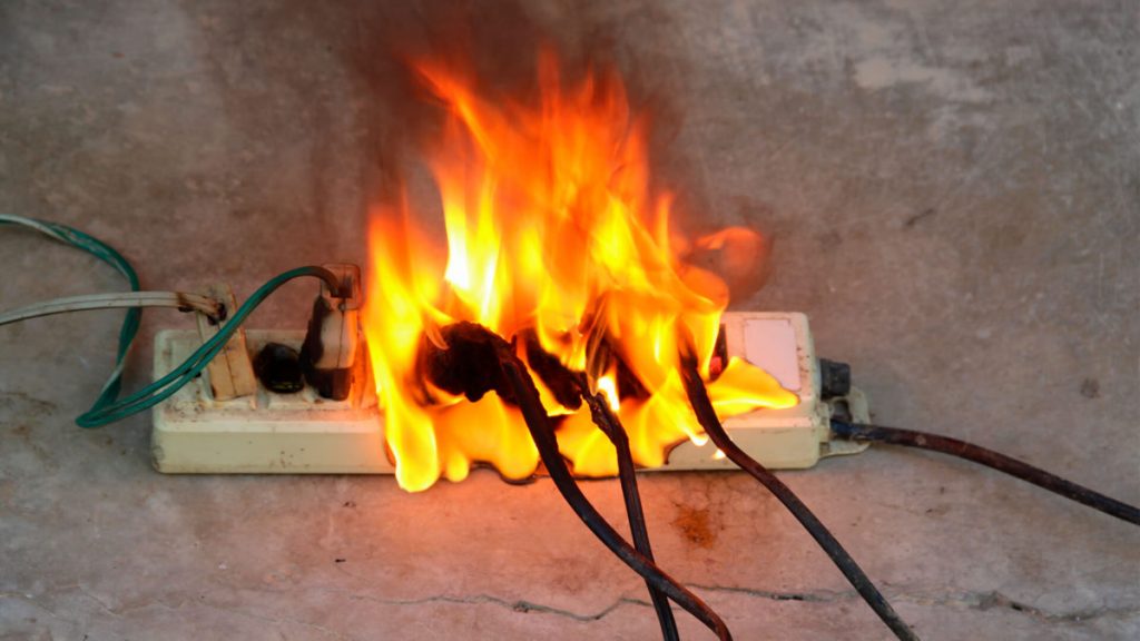 Problemas de energia e mau uso de equipamentos são principais causas de incêndios