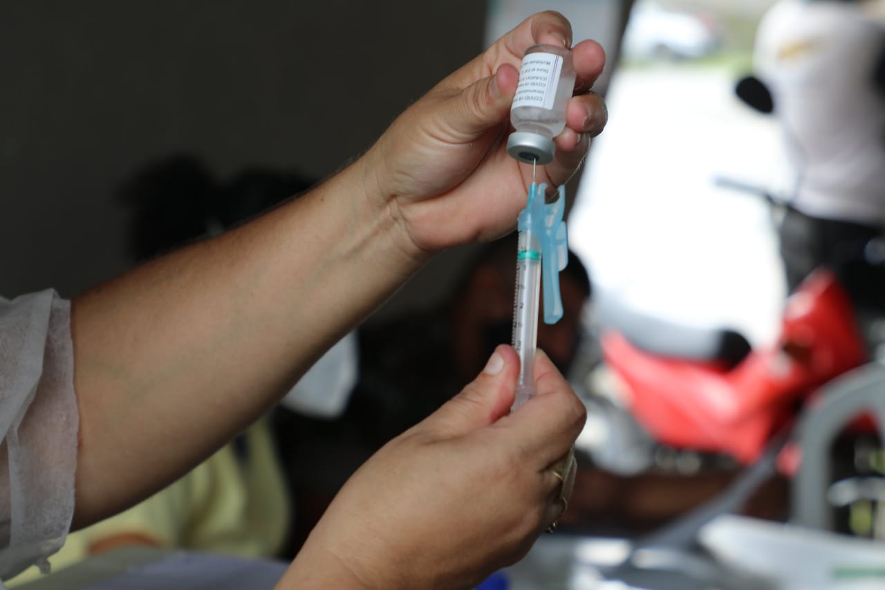 Após mais de 85 mil doses aplicadas em mutirão, Manaus continua imunização contra covid nesta segunda