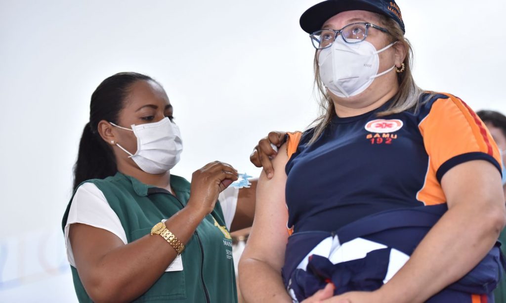 Prefeitura de Manaus torna obrigatória vacinação contra Covid-19 para servidores públicos