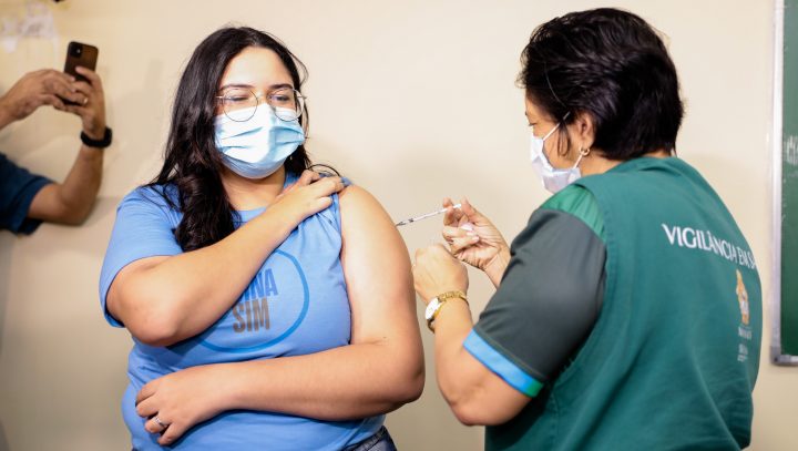 Manaus tem 15 pontos de vacinação contra a covid-19 neste sábado