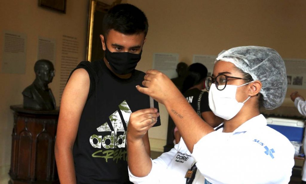 Manaus tem 14 pontos de vacinação neste sábado