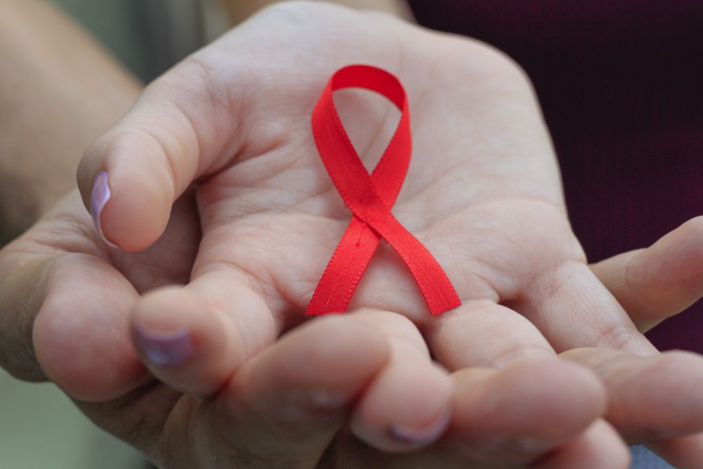 Campanha Dezembro Vermelho começa em alusão à prevenção ao HIV/Aids