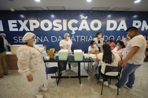 Seis shoppings de Manaus são pontos de vacinação contra covid neste domingo (5)