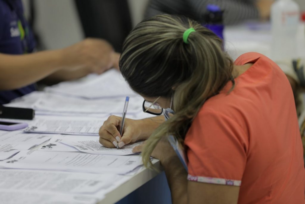 AM abre contratação emergencial de profissionais de saúde para o interior