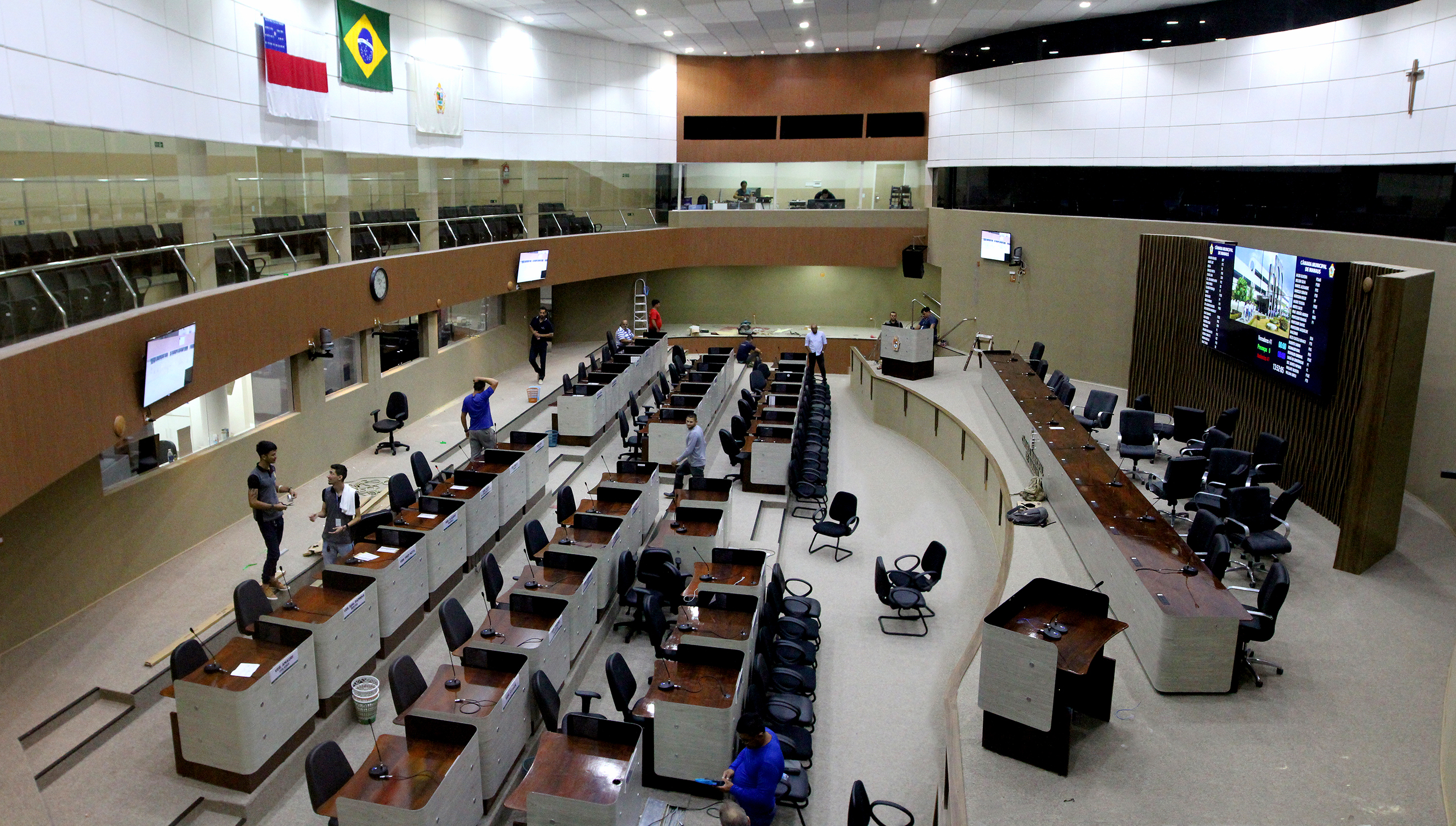 Justiça suspende aumento no "cotão" dos vereadores aprovado na Câmara Municipal de Manaus