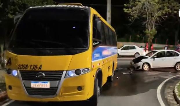 Taxista é gravemente ferido em mais um acidente com "ônibus amarelinho" em Manaus