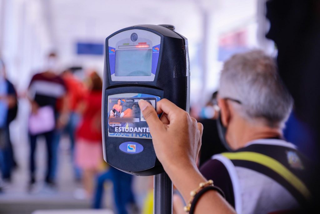 Passe Livre Estudantil começa a valer nesta segunda-feira (14) em Manaus