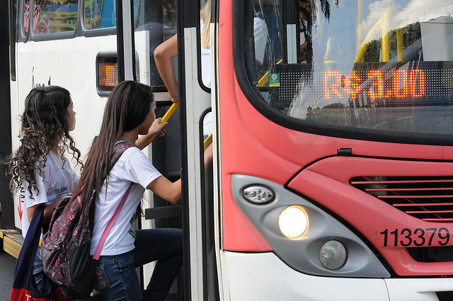 Alunos da rede pública de Manaus terão gratuidade no transporte coletivo em fevereiro