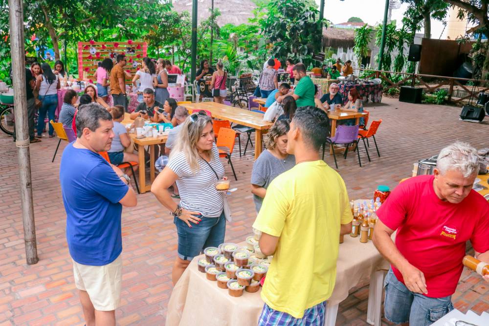 Em ritmo de carnaval, Feira da FAS ocorre neste domingo (6)