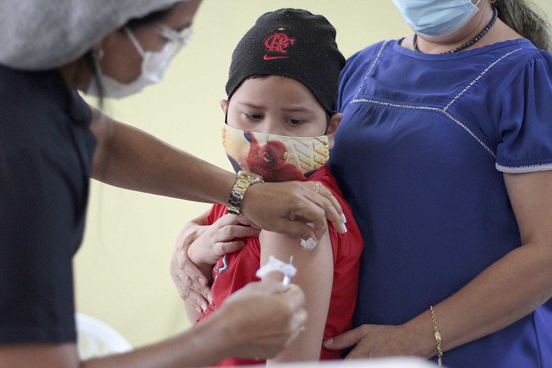 Imunização infantil é o maior desafio contra Covid no Brasil com 60% de crianças não vacinadas