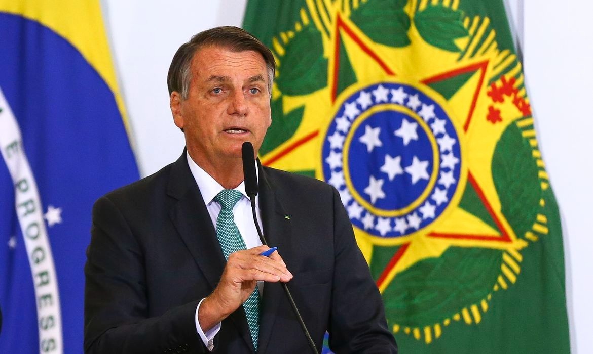 Rosiene Carvalho l Bolsonaro virá a Apuí dia 18 distribuir título de terras, confirma Silas Câmara