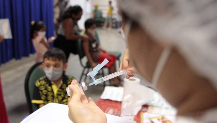 Manaus segue com 50 pontos de vacinação contra covid-19 nesta semana