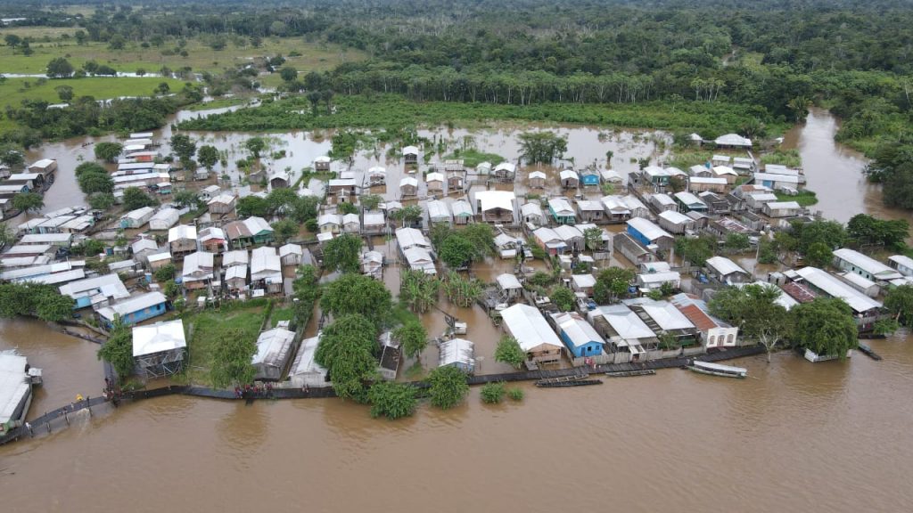 Sobe para 28 o número de cidades em situação de emergência por causa da cheia no AM