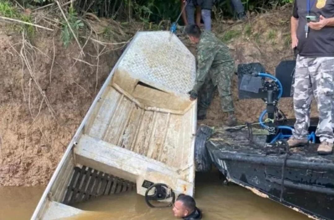 Polícia encontra embarcação usada por Bruno Pereira e Dom Phillips